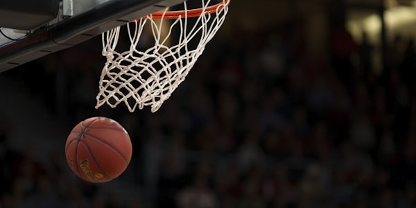 篮球精彩扣篮集锦视频缩略图：NBA球员战斧劈扣